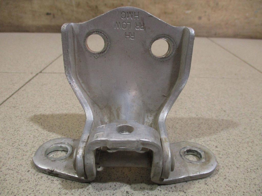 Петля двери задней правой нижняя, 500 рублей, Пермь