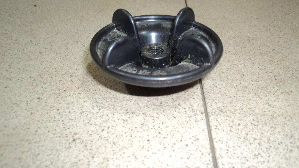 Болт крепления запасного колеса, 500 рублей, Пермь