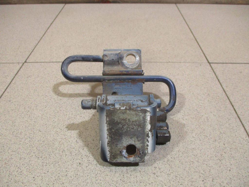 Петля двери передней правой нижняя, 2600 рублей, Пермь