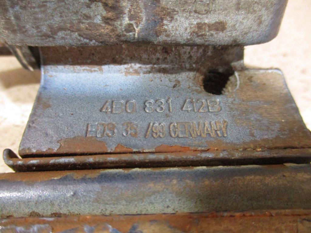 Петля двери передней правой нижняя, 2600 рублей, Пермь