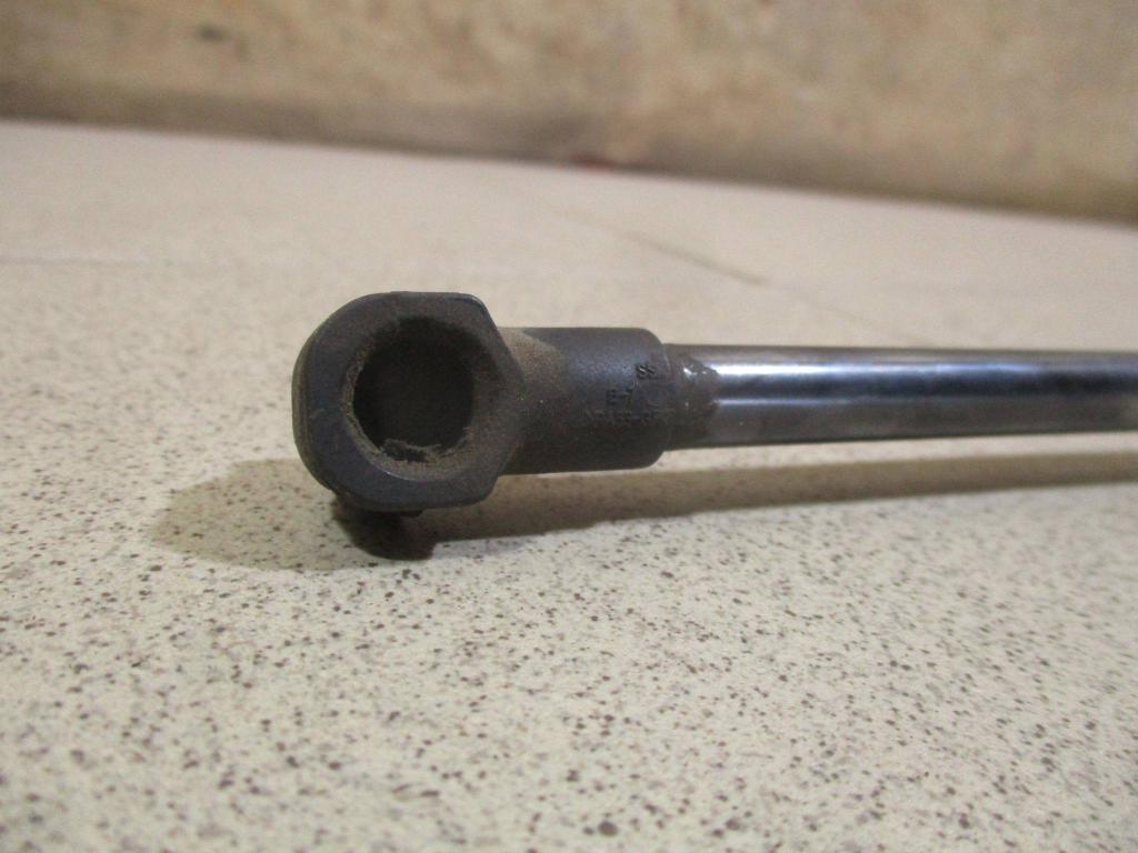 Амортизатор двери багажника, 500 рублей, Пермь