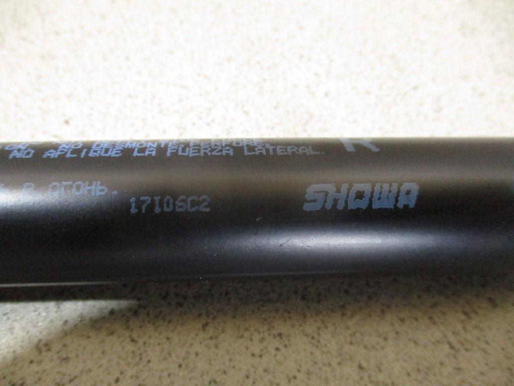 Амортизатор двери багажника, 500 рублей, Пермь