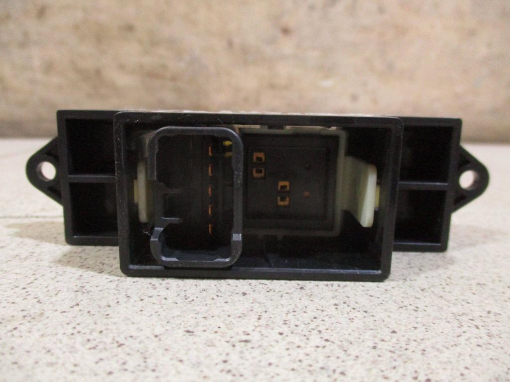 Кнопка стеклоподъемника, 500 рублей, Пермь