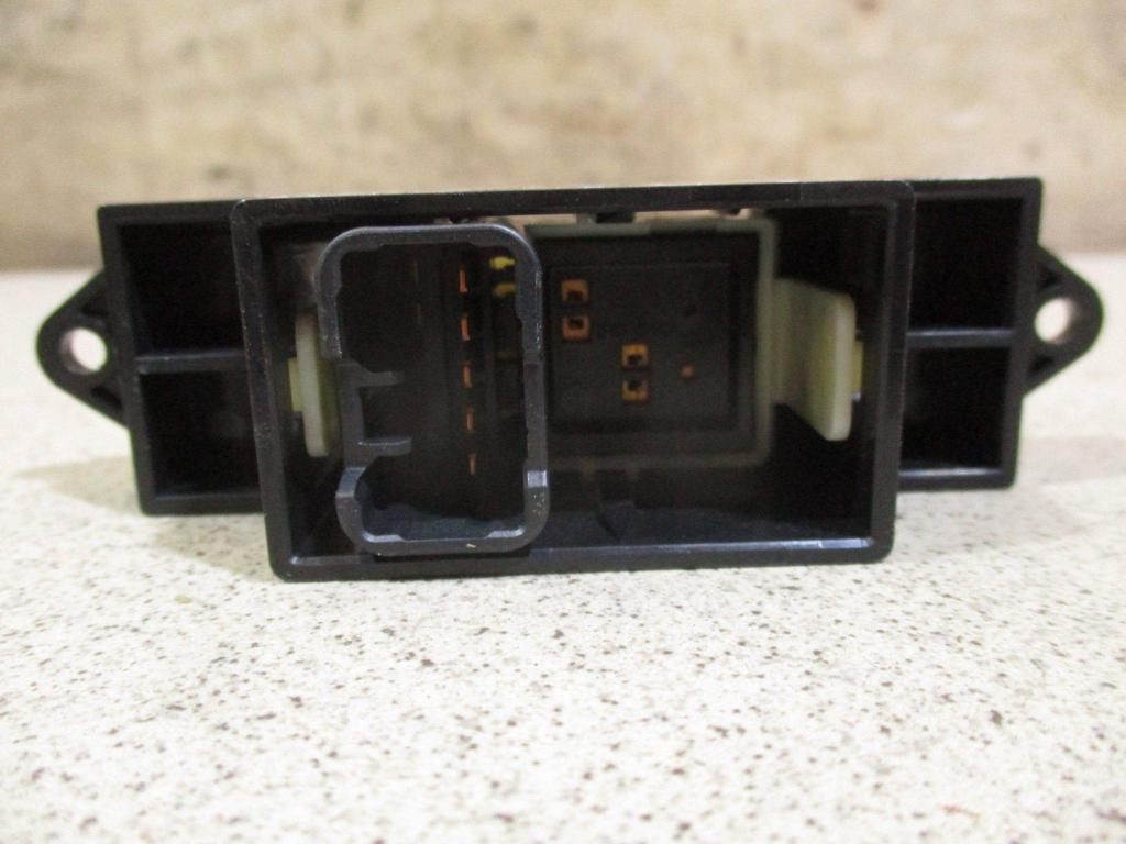 Кнопка стеклоподъемника, 500 рублей, Пермь