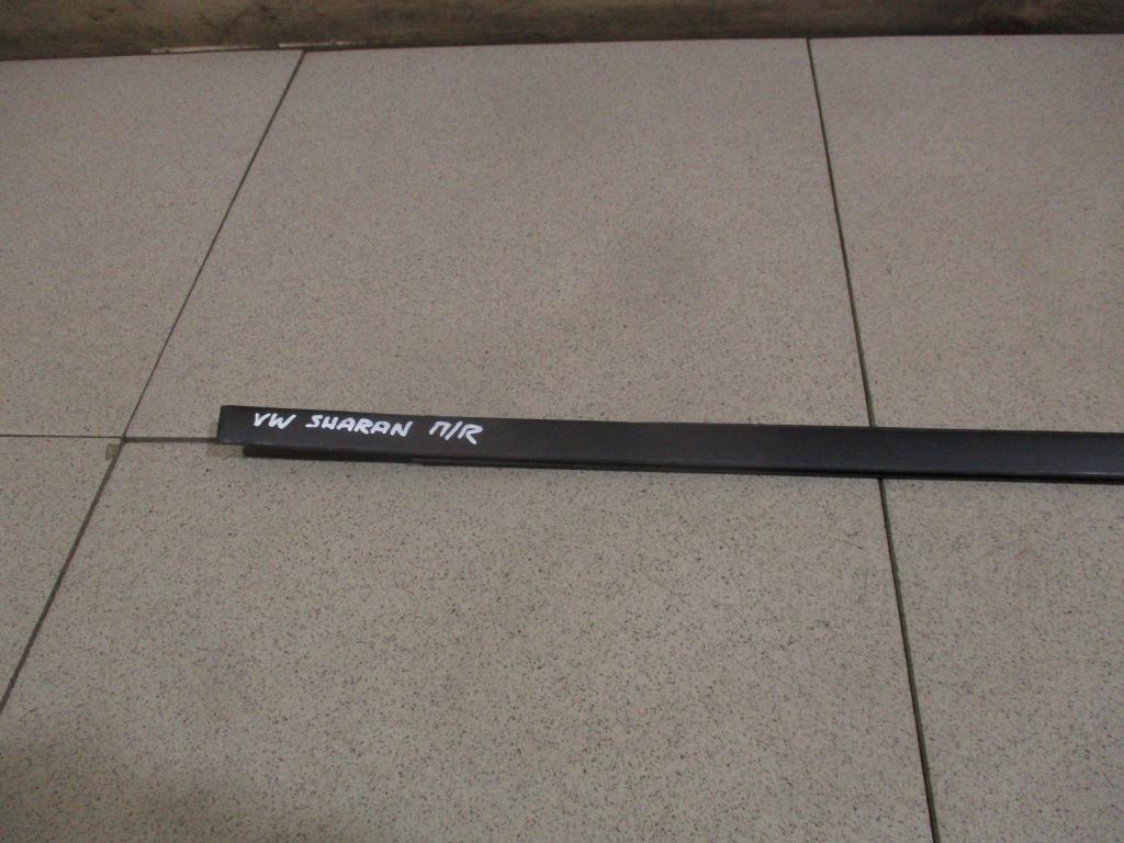 Накладка стекла переднего правого, 1000 рублей, Пермь