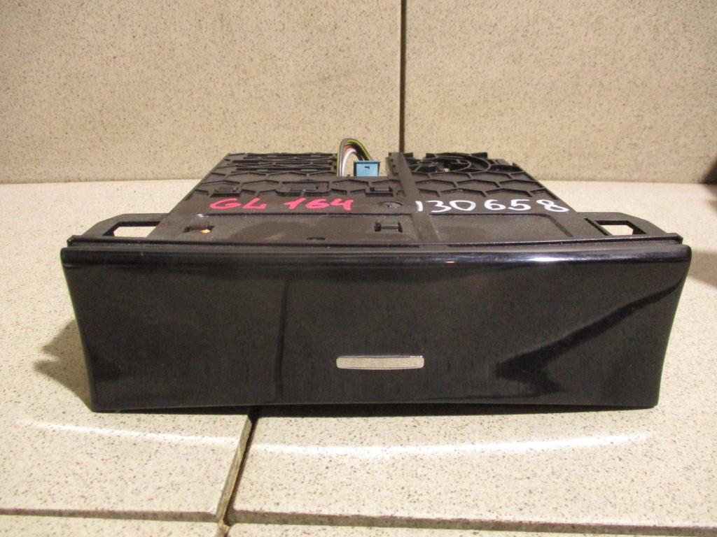 Пепельница передняя, 1500 рублей, Пермь