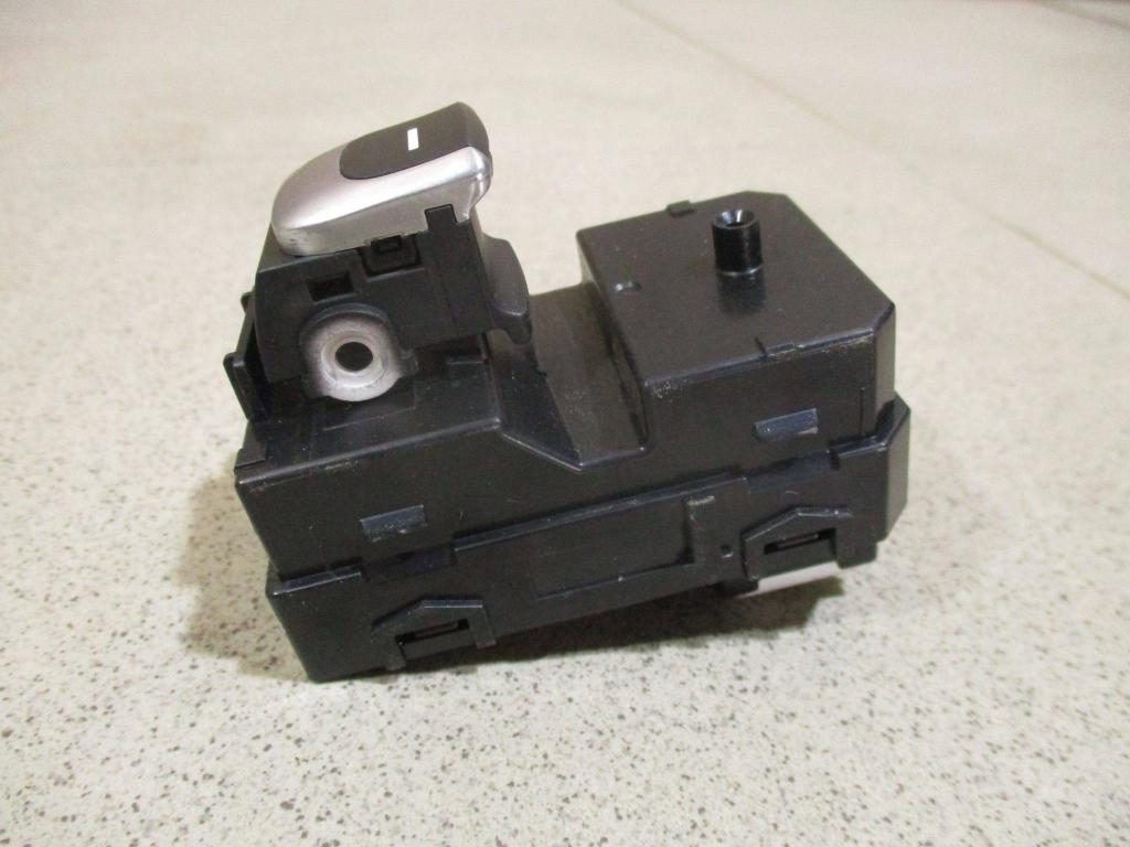 Кнопка стеклоподъемника, 1000 рублей, Пермь