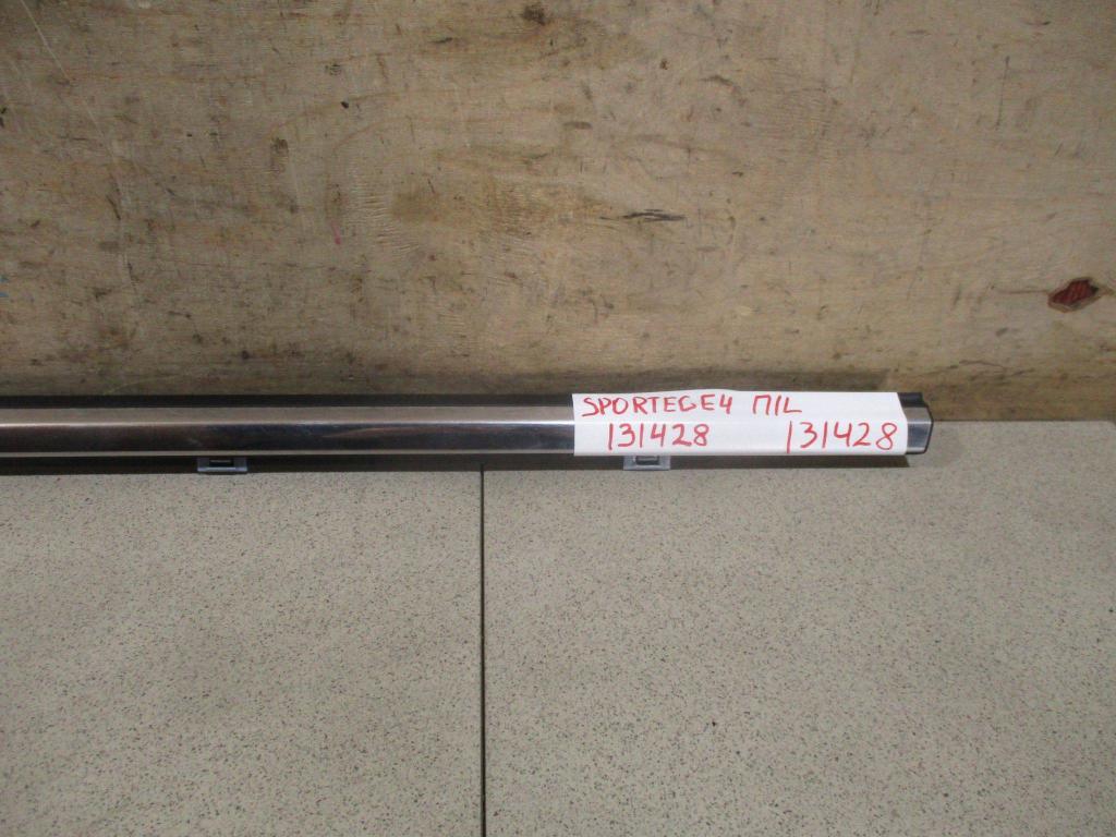 Накладка стекла переднего левого, 2500 рублей, Пермь