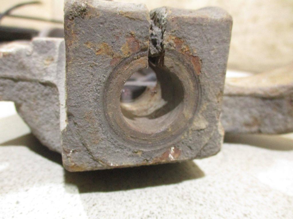 Кулак поворотный передний левый, 2000 рублей, Пермь