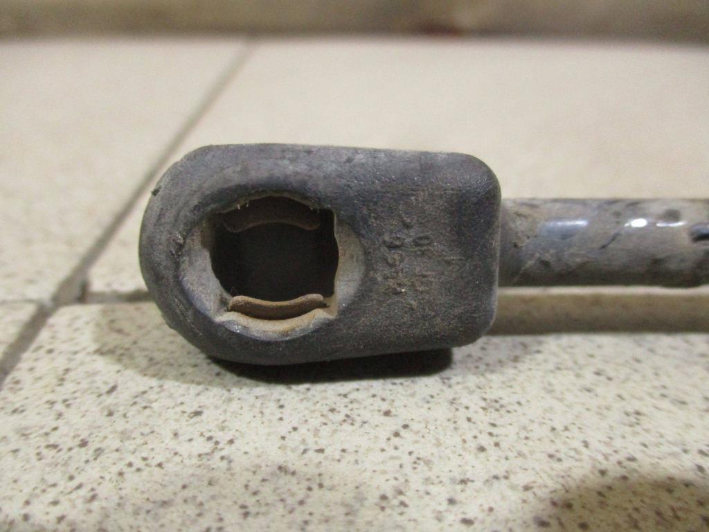 Амортизатор двери багажника, 500 рублей, Пермь