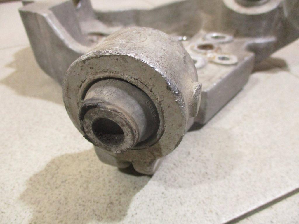 Кулак поворотный задний левый, 2000 рублей, Пермь