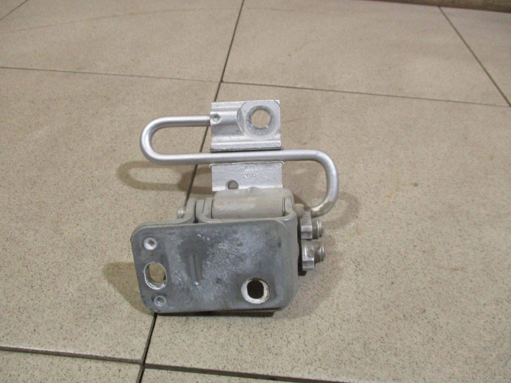 Петля двери задней правой нижняя, 500 рублей, Пермь