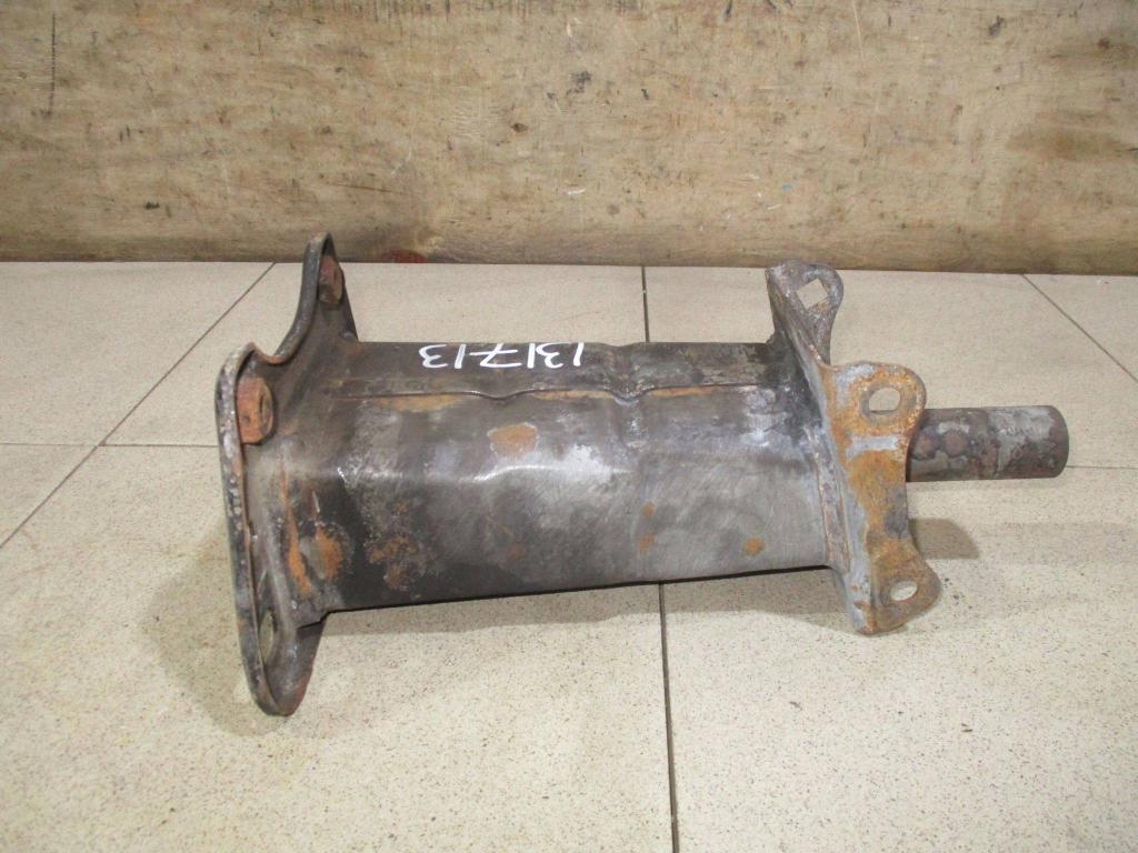 Кронштейн усилителя переднего бампера правый, 2500 рублей, Пермь