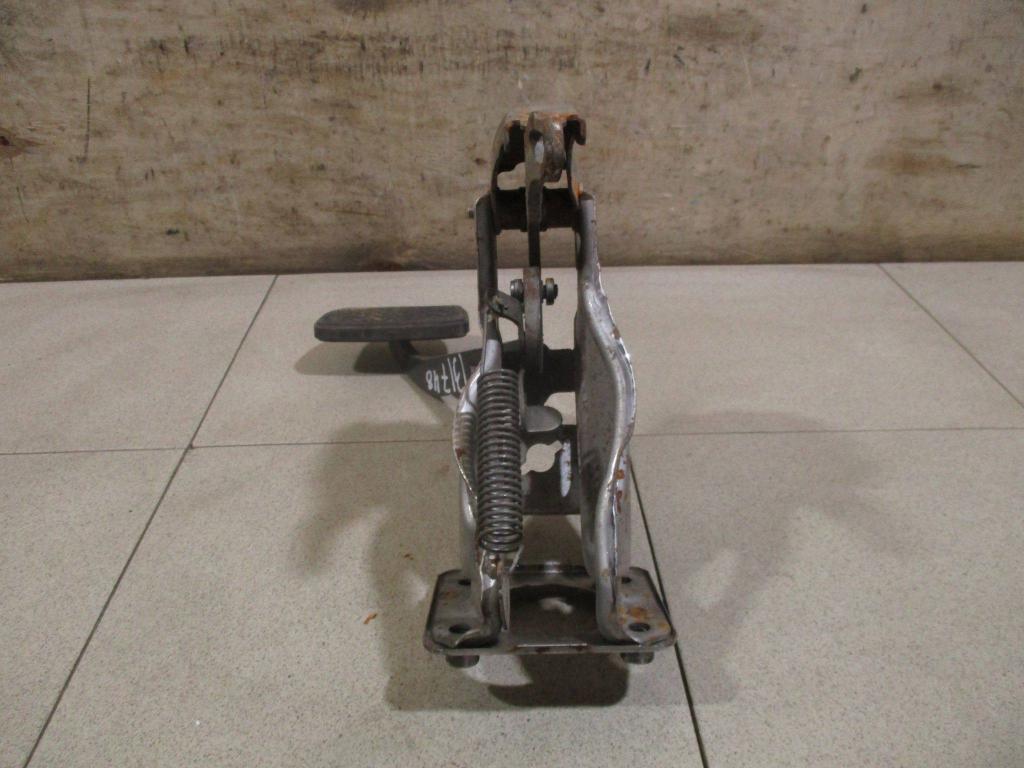 Педаль тормоза, 1000 рублей, Пермь