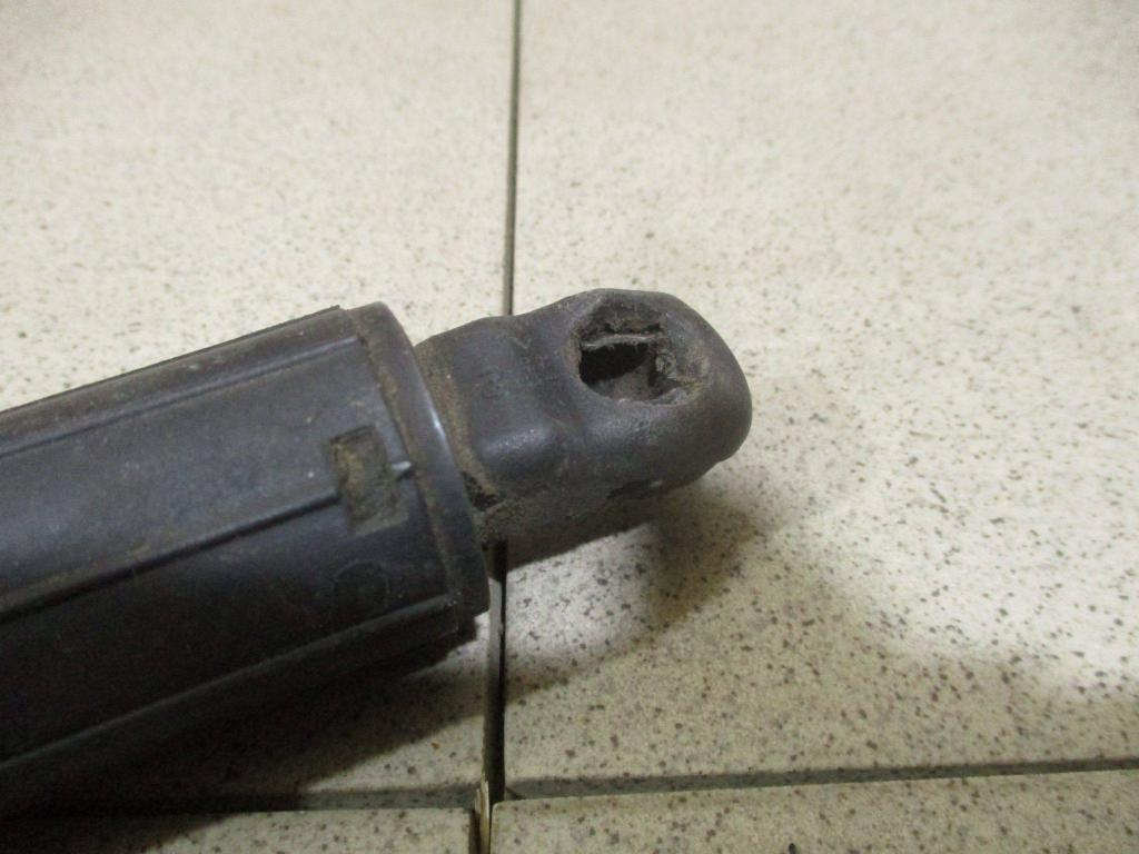 Амортизатор двери багажника, 1500 рублей, Пермь