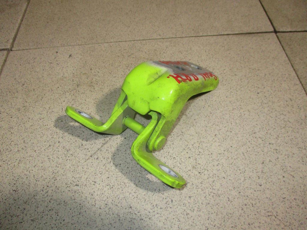 Петля двери передней правой нижняя, 1000 рублей, Пермь