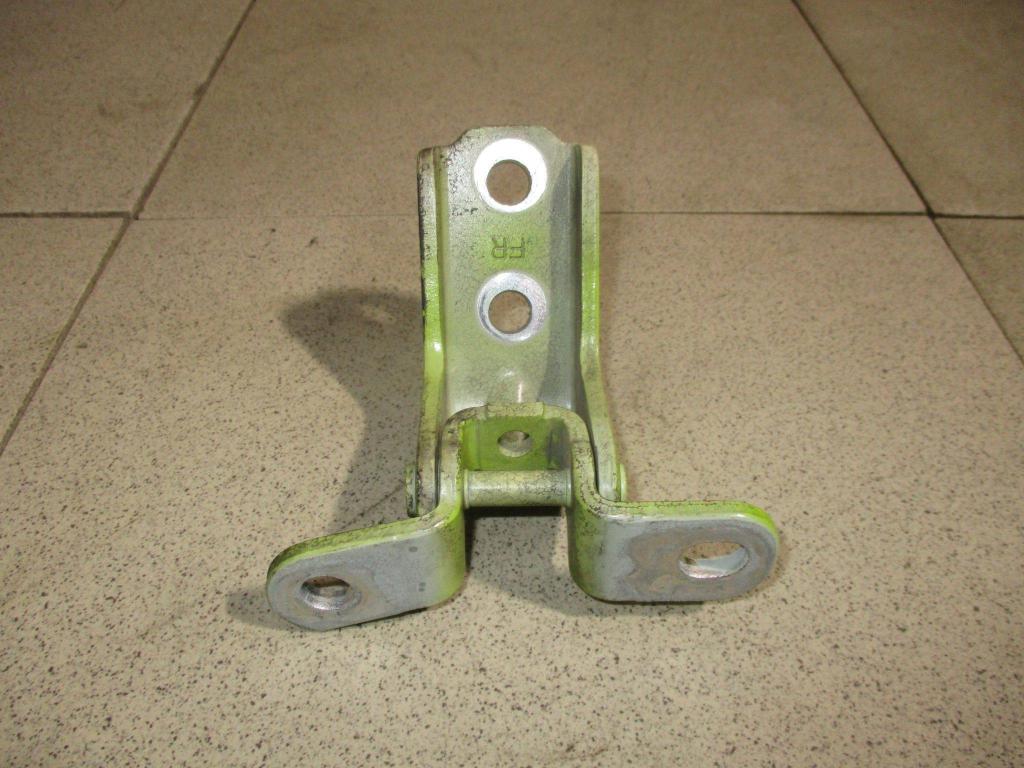 Петля двери передней правой верхняя, 1000 рублей, Пермь