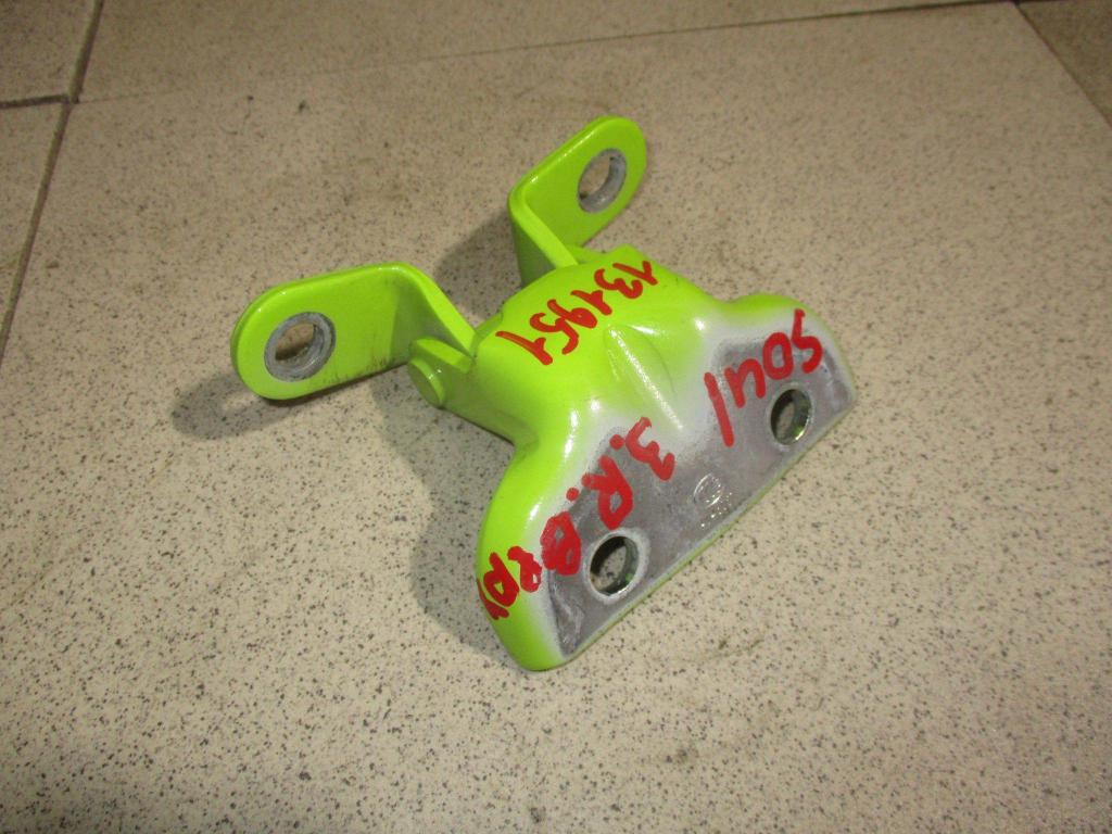 Петля двери задней правой верхняя, 1000 рублей, Пермь