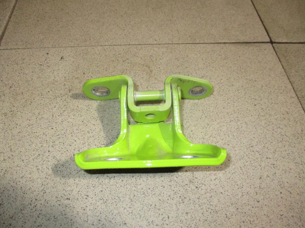 Петля двери задней правой верхняя, 1000 рублей, Пермь