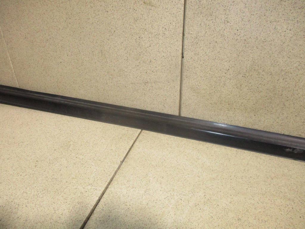 Накладка стекла переднего правого, 500 рублей, Пермь