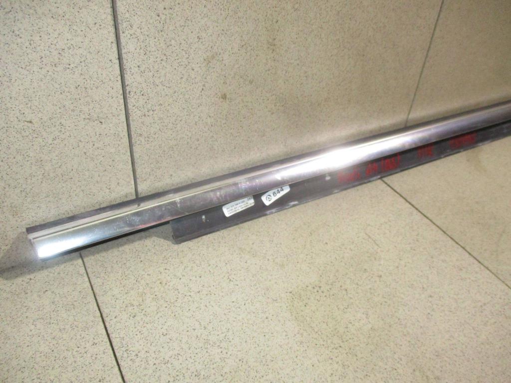 Накладка стекла переднего правого, 1000 рублей, Пермь