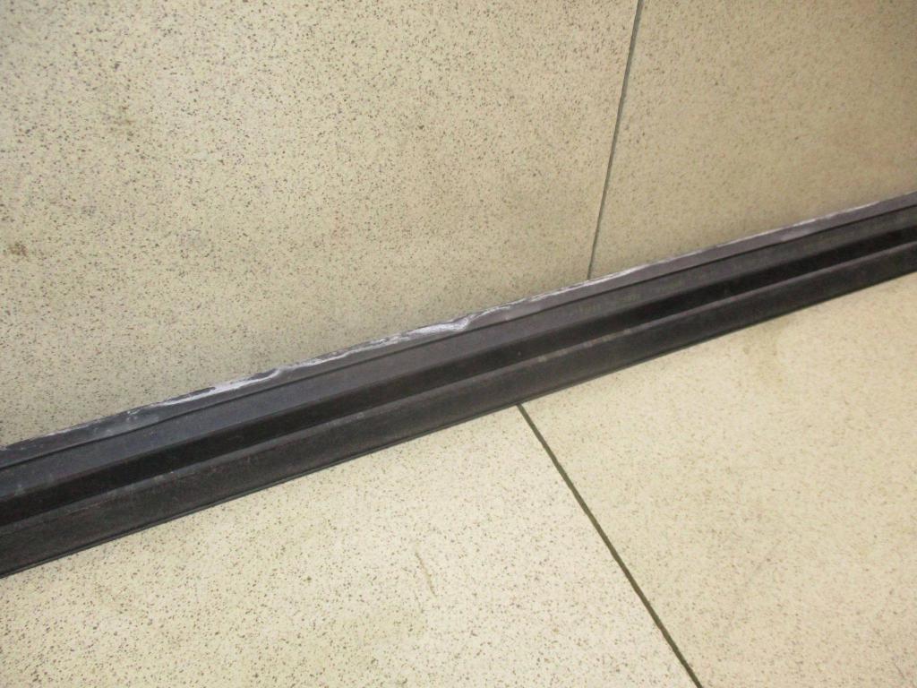 Накладка стекла переднего правого, 1000 рублей, Пермь