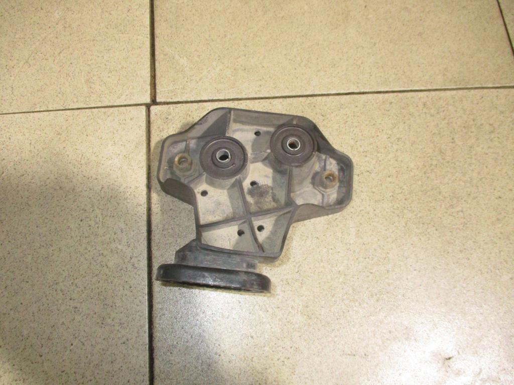 Кронштейн заднего бампера левый, 1000 рублей, Пермь