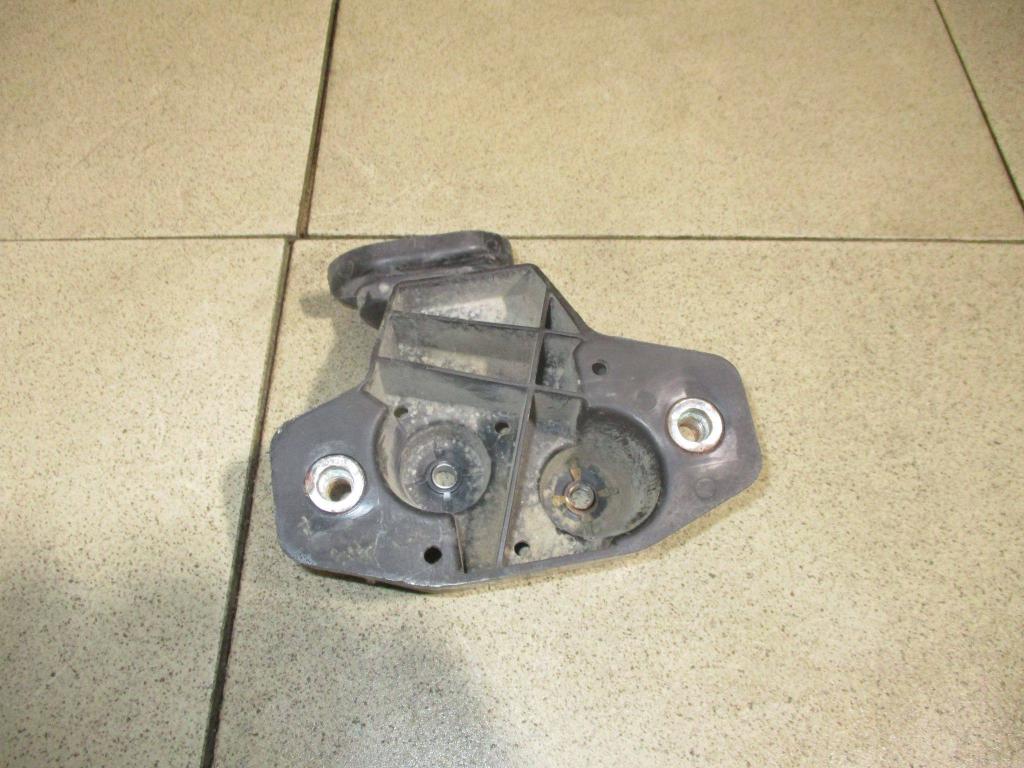 Кронштейн заднего бампера левый, 1000 рублей, Пермь