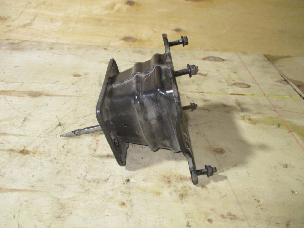 Кронштейн усилителя заднего бампера правый, 5500 рублей, Пермь