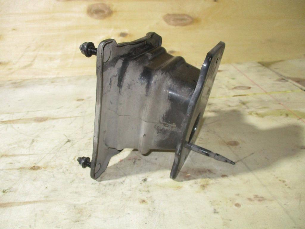 Кронштейн усилителя заднего бампера правый, 5500 рублей, Пермь