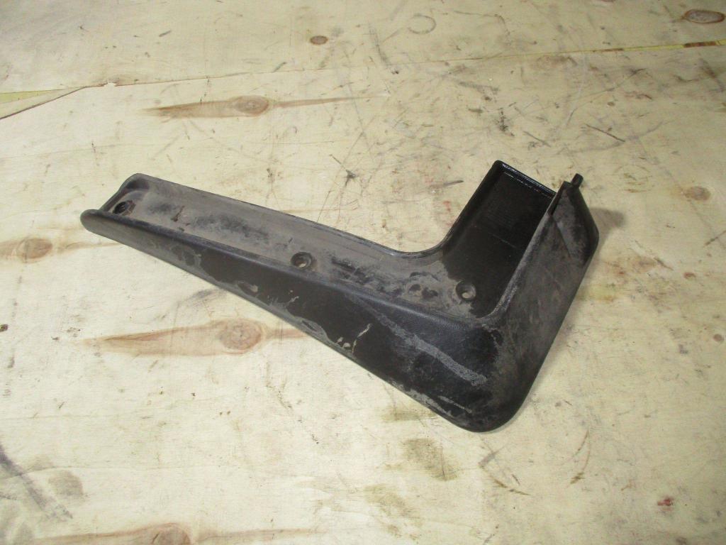 Брызговик передний левый, 1000 рублей, Пермь