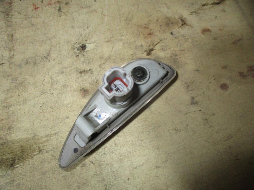 Повторитель на крыло левый, 2500 рублей, Пермь