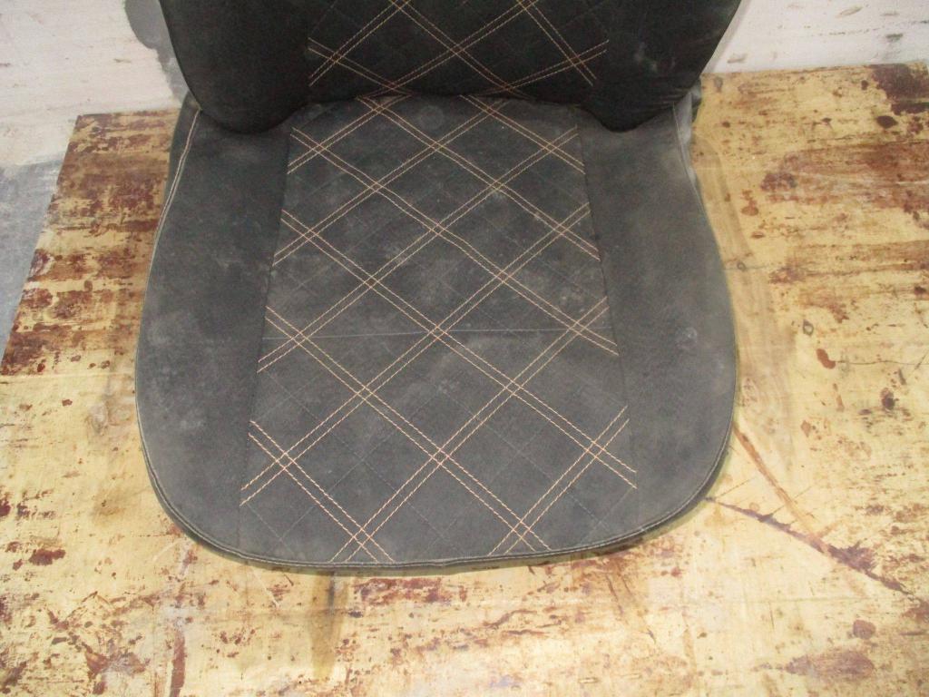 Сиденье переднее правое, 7000 рублей, Пермь