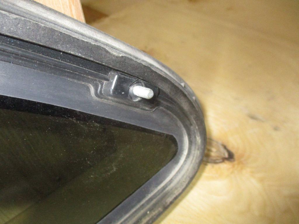 Стекло кузовное глухое правое, 500 рублей, Пермь