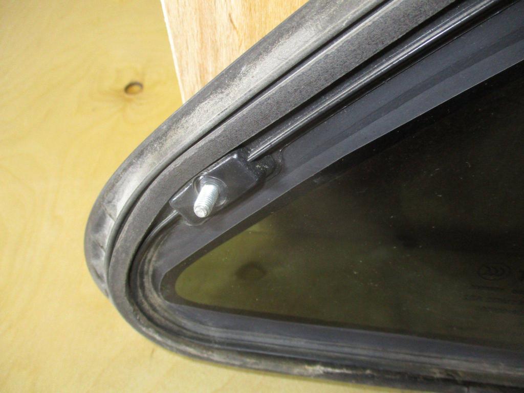 Стекло кузовное глухое левое, 500 рублей, Пермь