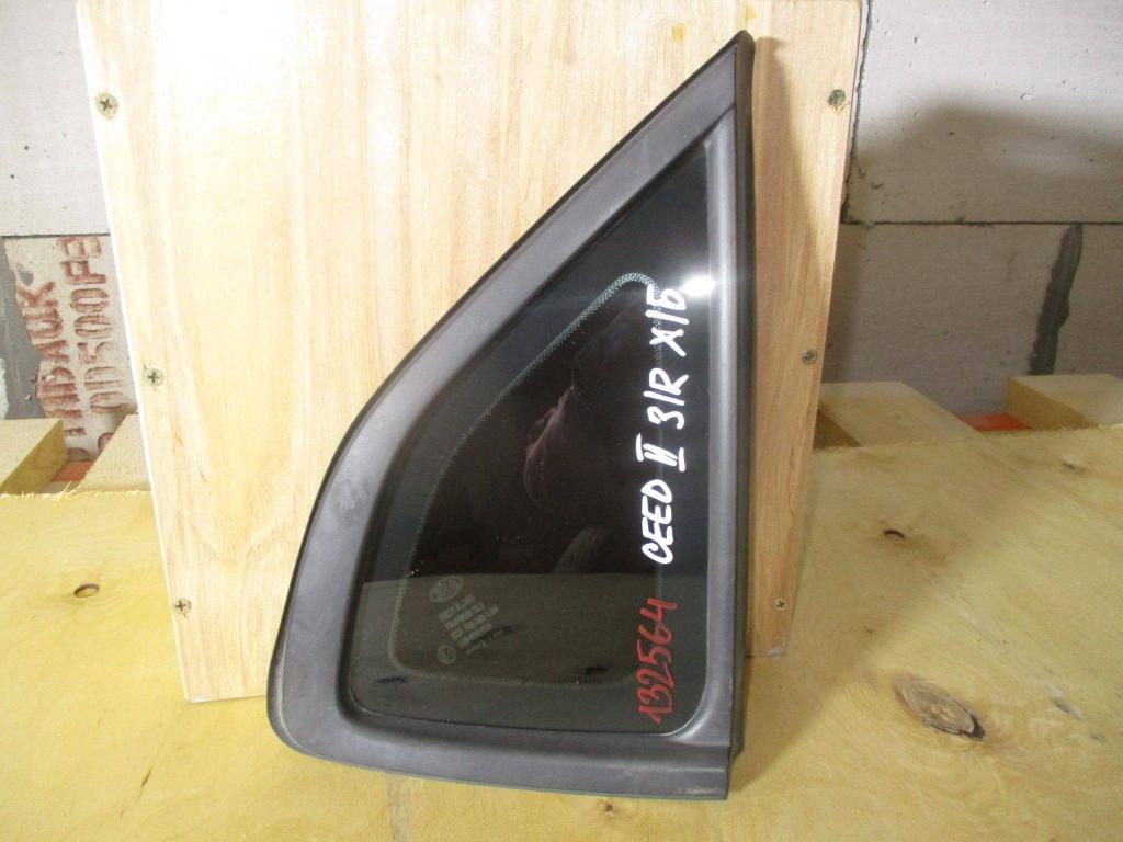 Стекло кузовное глухое правое, 1000 рублей, Пермь