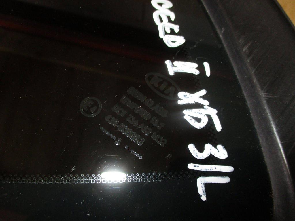 Стекло кузовное глухое левое, 1000 рублей, Пермь