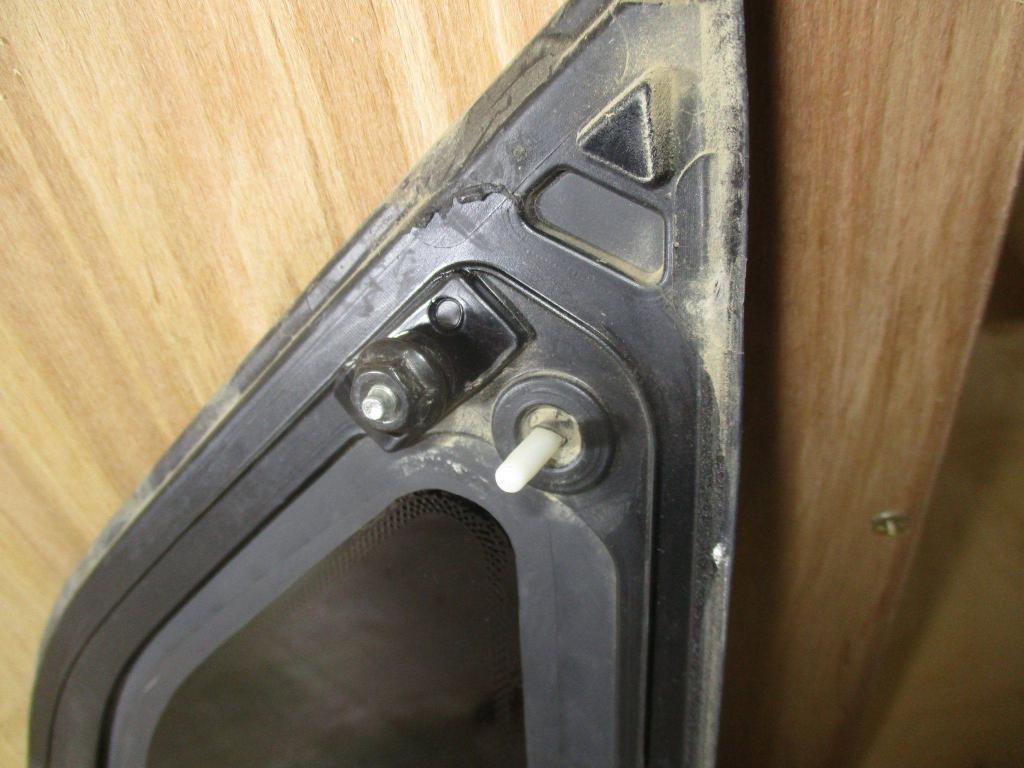 Стекло кузовное глухое левое, 1000 рублей, Пермь