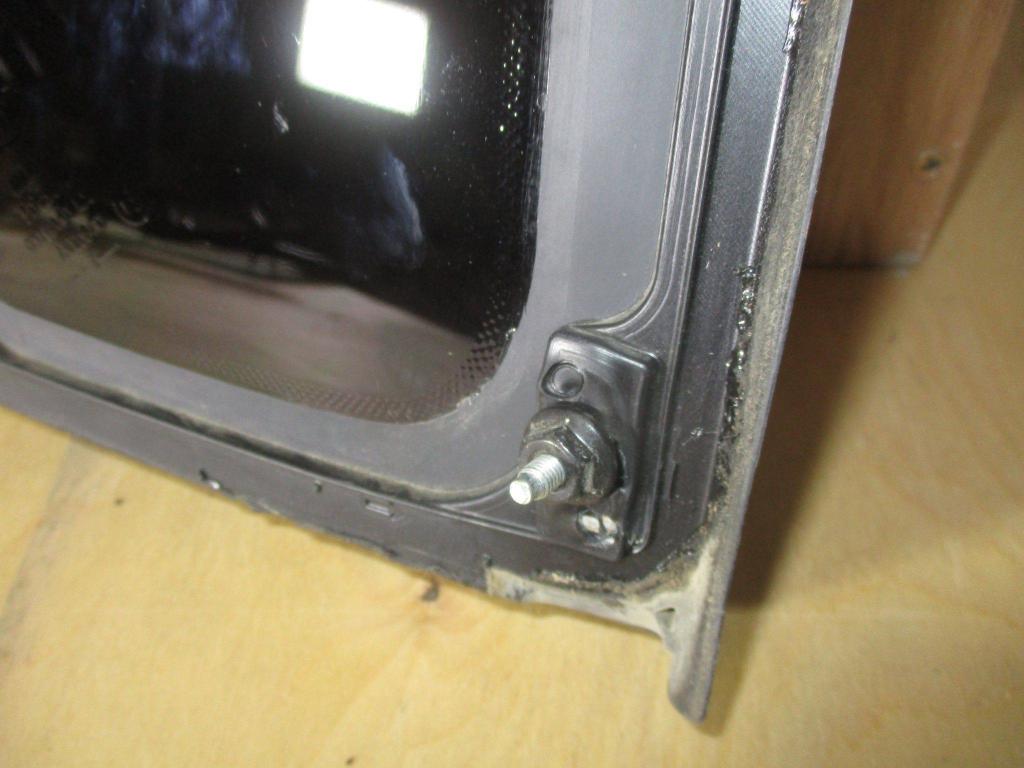 Стекло кузовное глухое левое, 1000 рублей, Пермь