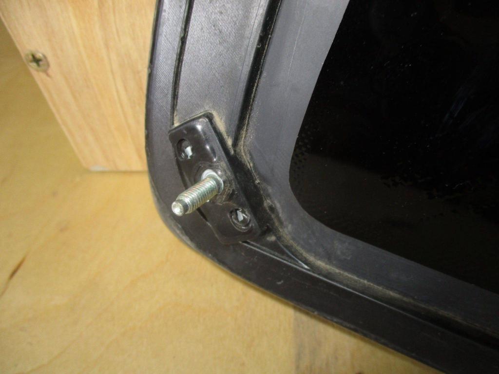 Стекло кузовное глухое левое, 1000 рублей, Пермь