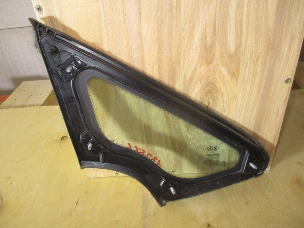 Стекло кузовное глухое левое, 1000 рублей, Пермь