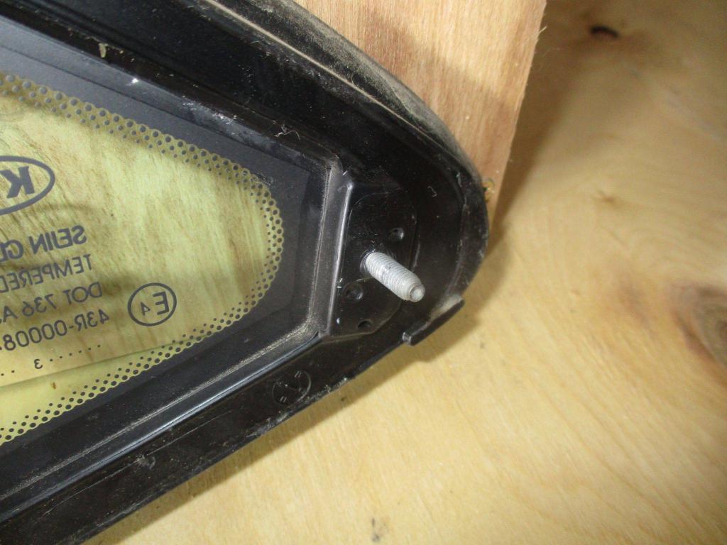 Стекло кузовное глухое левое, 1000 рублей, Пермь