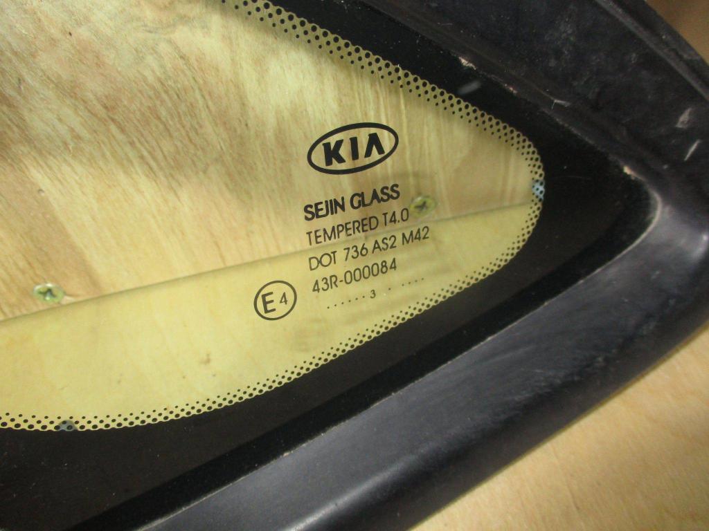 Стекло кузовное глухое правое, 1000 рублей, Пермь