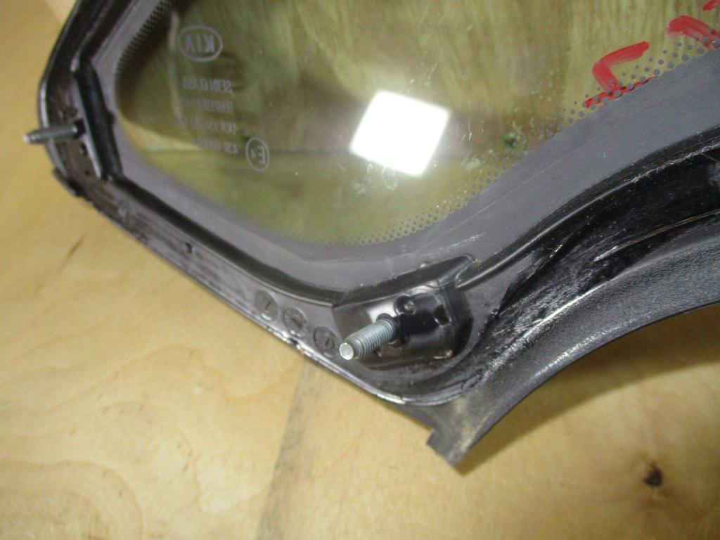 Стекло кузовное глухое правое, 1000 рублей, Пермь