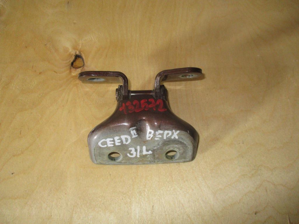 Петля двери задней левой верхняя, 500 рублей, Пермь