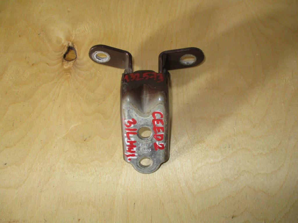 Петля двери задней левой нижняя, 500 рублей, Пермь