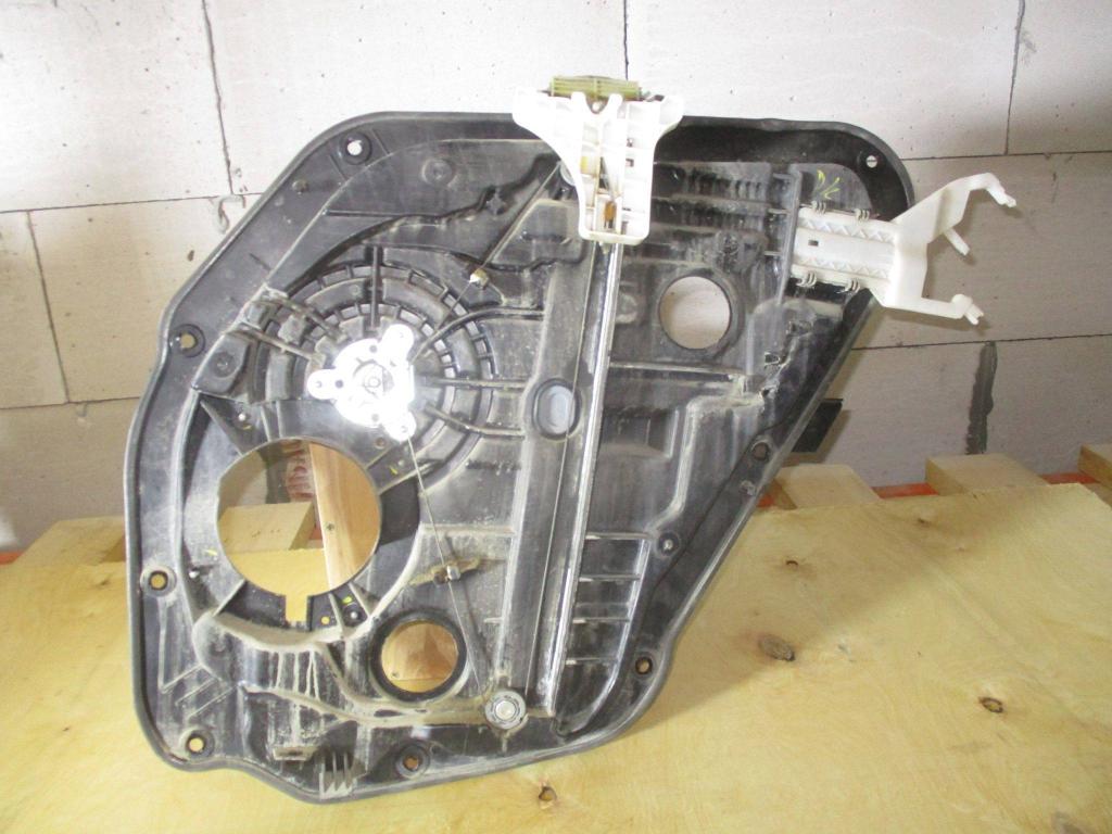 Стеклоподъемник механический задний левый, 2000 рублей, Пермь