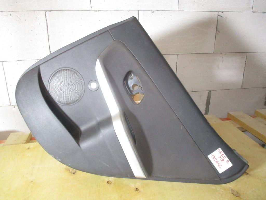 Обшивка двери задней правой, 1500 рублей, Пермь