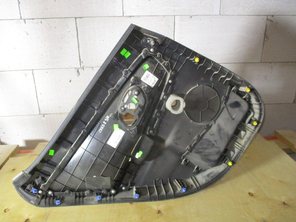 Обшивка двери задней правой, 1500 рублей, Пермь