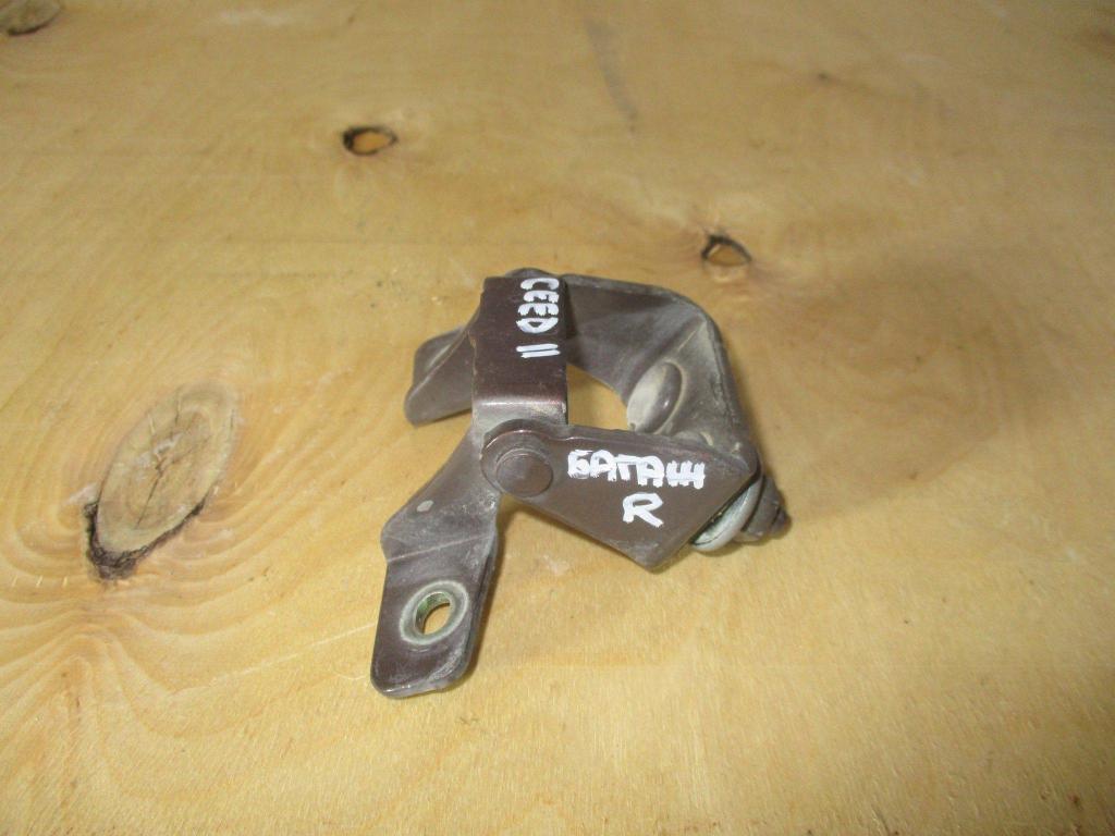 Петля двери багажника, 500 рублей, Пермь